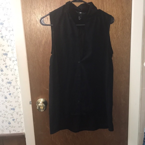H&M Tops - Black sleeveless blouse